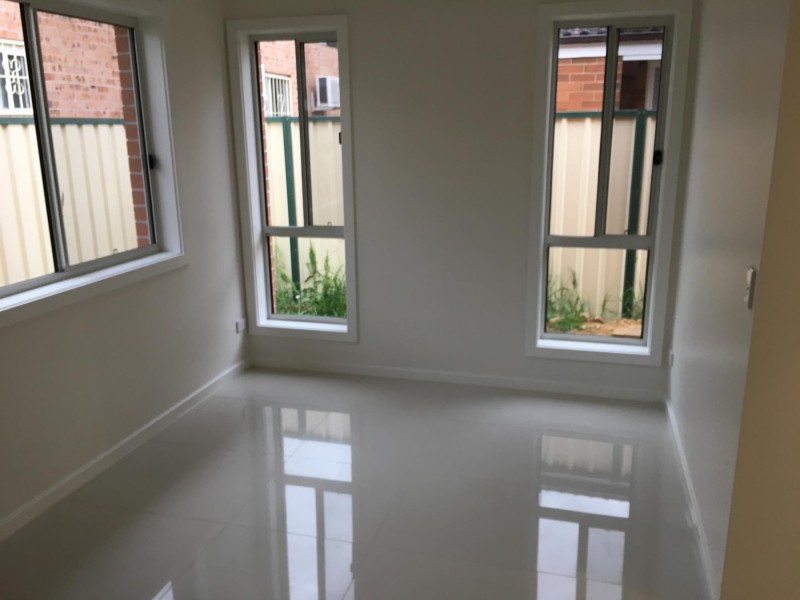 21a Glenroy Crescent, St Johns Park NSW 2176