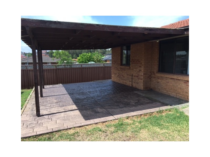 8 Dark Close, Edensor Park NSW 2176