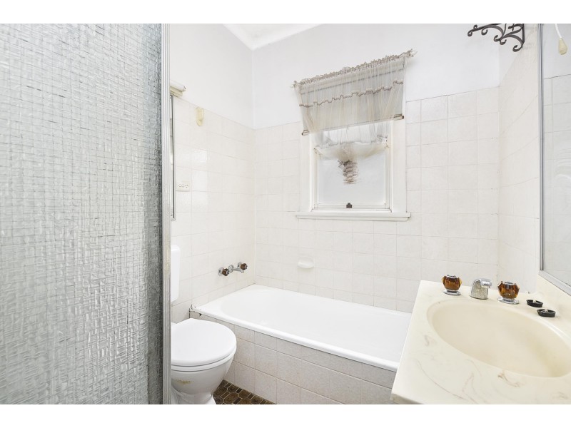 28 Barton Street, Smithfield NSW 2164