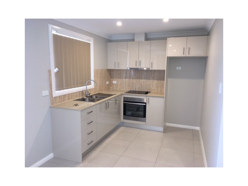 40a Glen Elgin Cres, Edensor Park NSW 2176