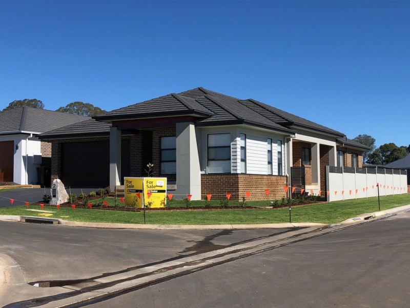 2 Madigan Street, Oran Park NSW 2570