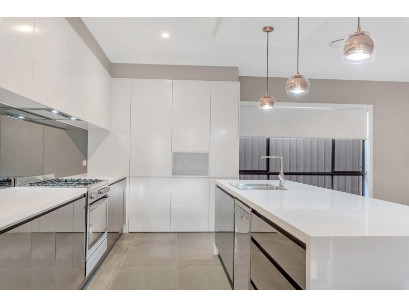 2 Madigan Street, Oran Park NSW 2570
