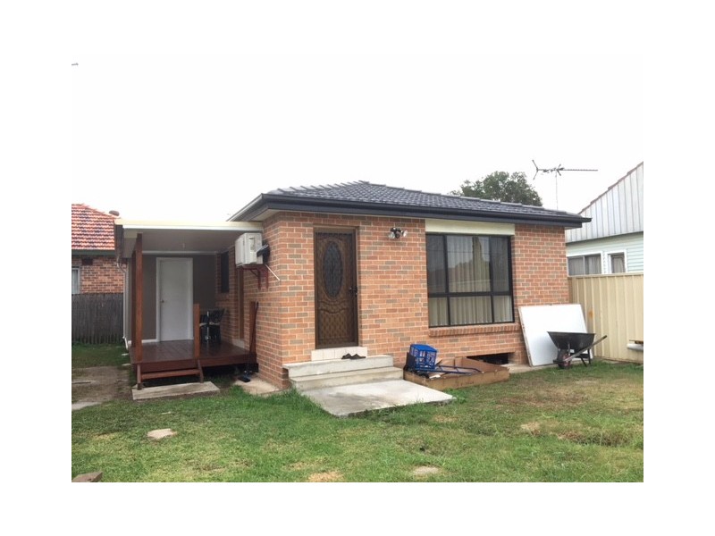 2a Hedges Street, Fairfield NSW 2165