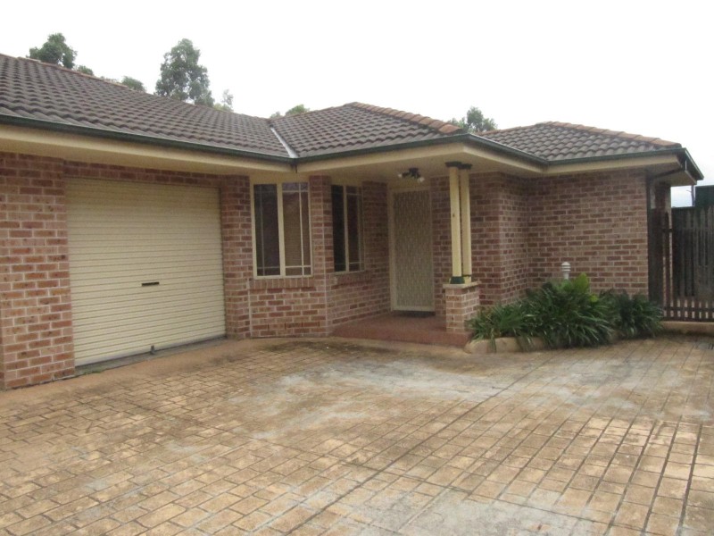 4/34 Sunny Place, St Johns Park NSW 2176