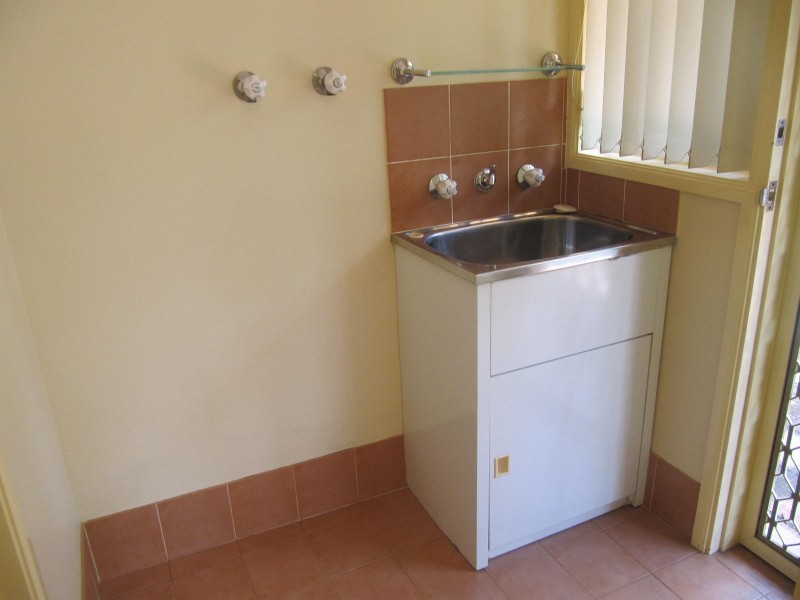 4/34 Sunny Place, St Johns Park NSW 2176