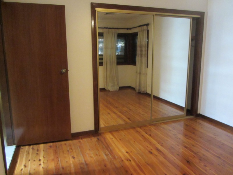 2 Gurney Crescent, Fairfield West NSW 2165