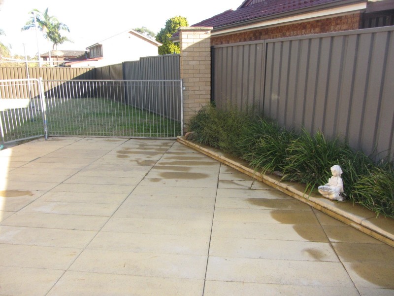 2 Gurney Crescent, Fairfield West NSW 2165