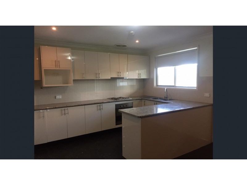 33 Brentwood Street, Fairfield West NSW 2165