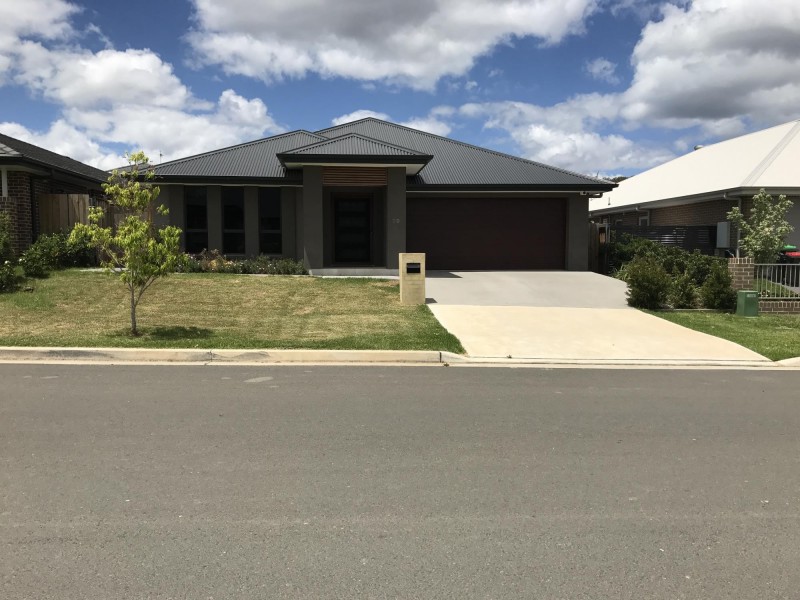 39 University Drive, Campbelltown NSW 2560