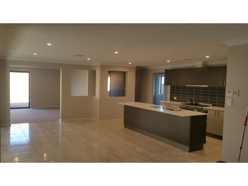 39 University Drive, Campbelltown NSW 2560