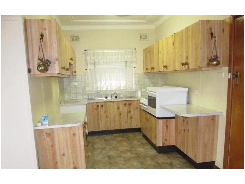 16 Stanbrook Street, Fairfield NSW 2165