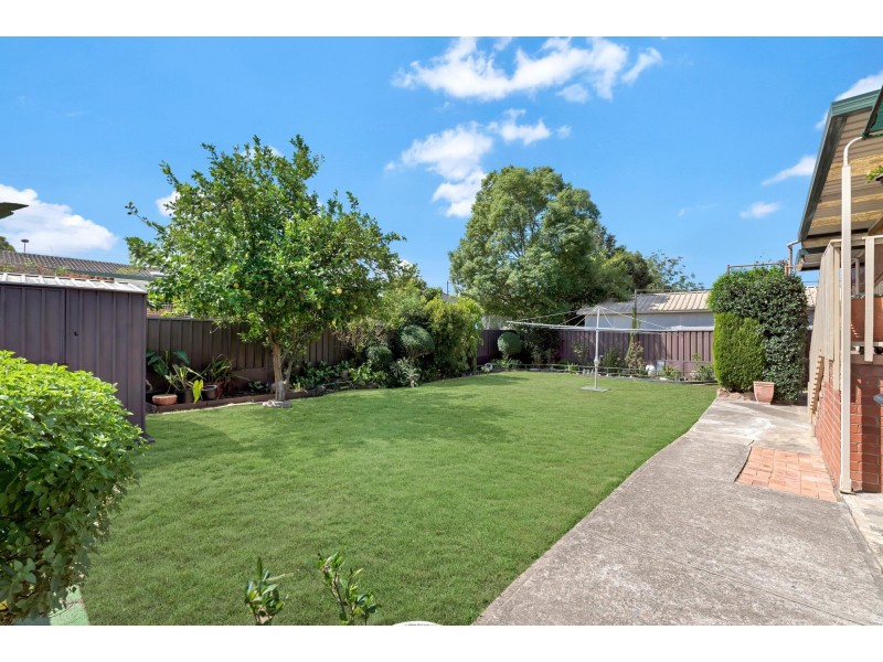 8 Canara Place, Smithfield NSW 2164