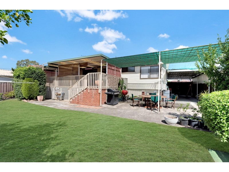 8 Canara Place, Smithfield NSW 2164