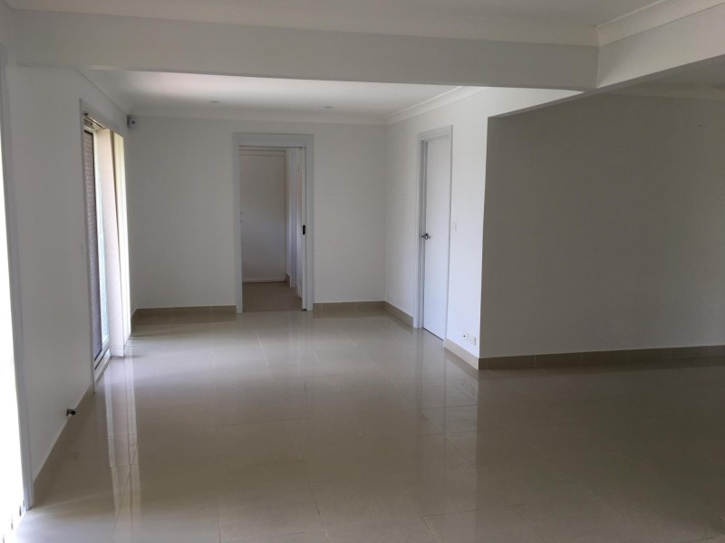 11 Monaro Close, Bossley Park NSW 2176