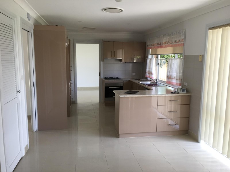 11 Monaro Close, Bossley Park NSW 2176