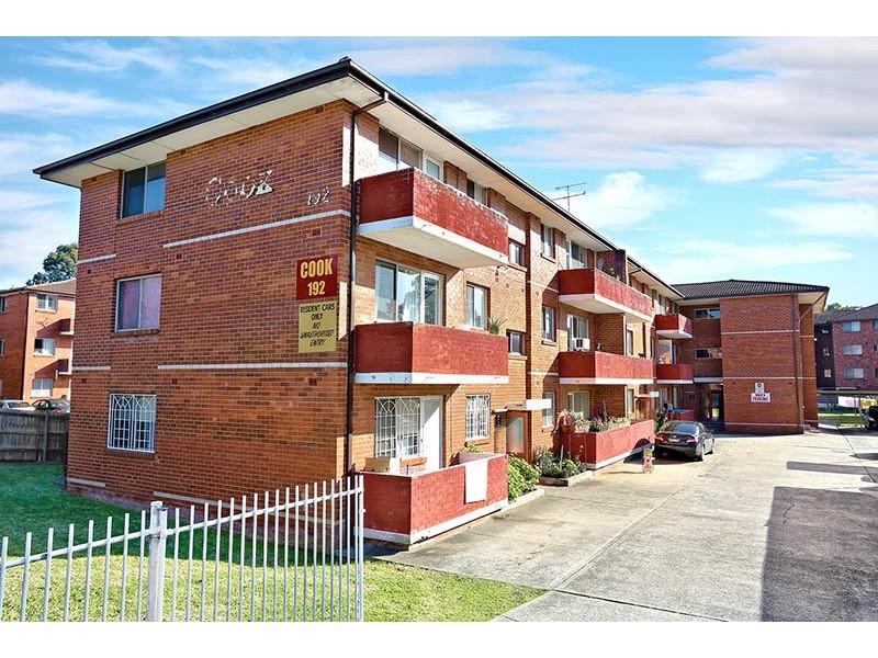 18/192 Sandal Cres Carramar, Carramar NSW 2163