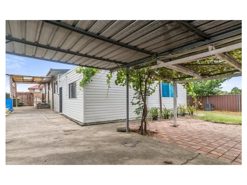 2 Tripoli Street, Fairfield West NSW 2165