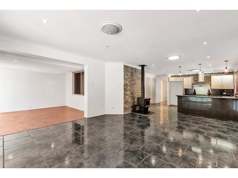 7 Erin Place, Casula NSW 2170