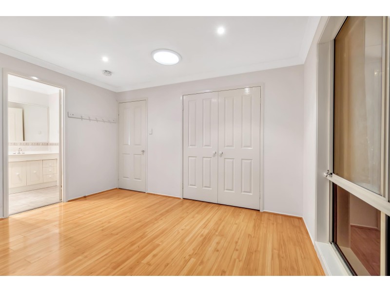 7 Erin Place, Casula NSW 2170