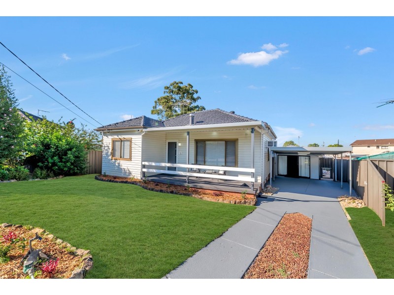 12 Hiland Crescent, Smithfield NSW 2164