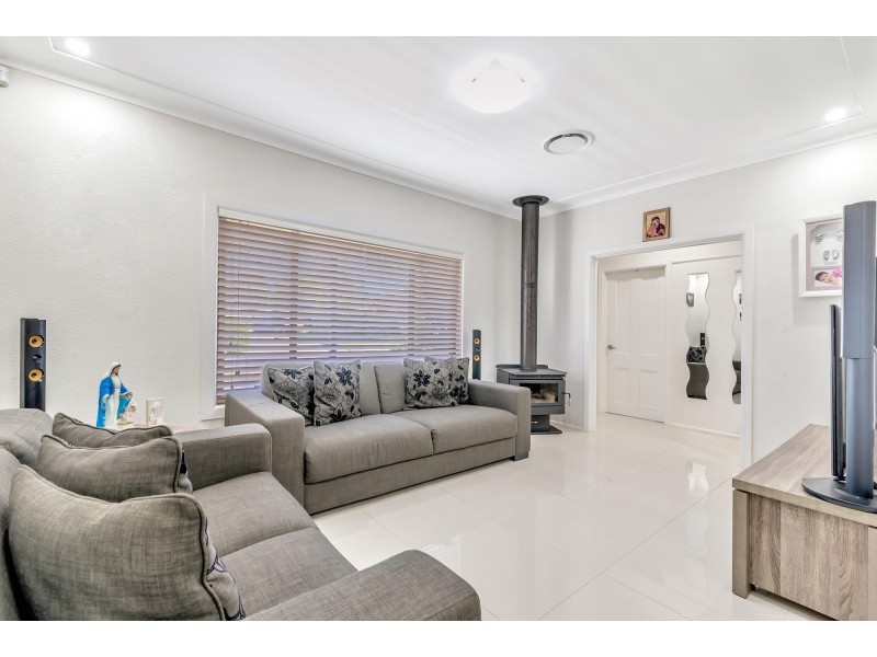 12 Hiland Crescent, Smithfield NSW 2164