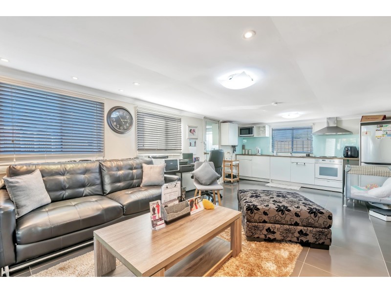 12 Hiland Crescent, Smithfield NSW 2164