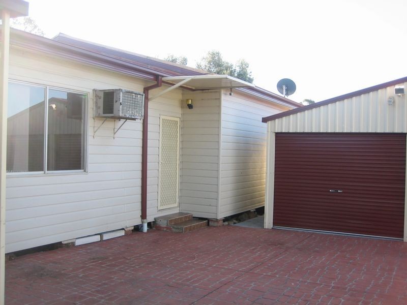 Edensor Park NSW 2176