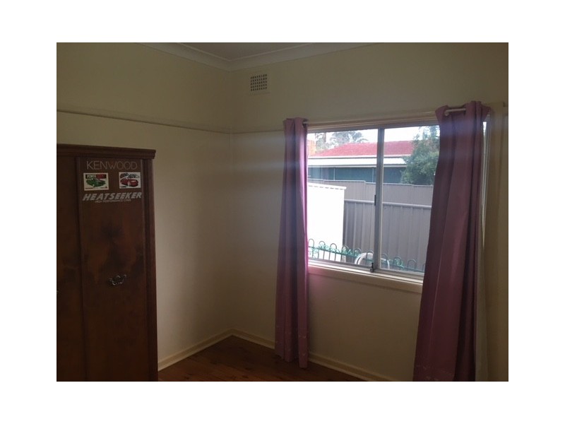 1 English Street, Glenfield NSW 2167