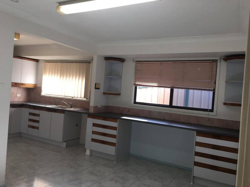 3 Eagle Place, St Johns Park NSW 2176