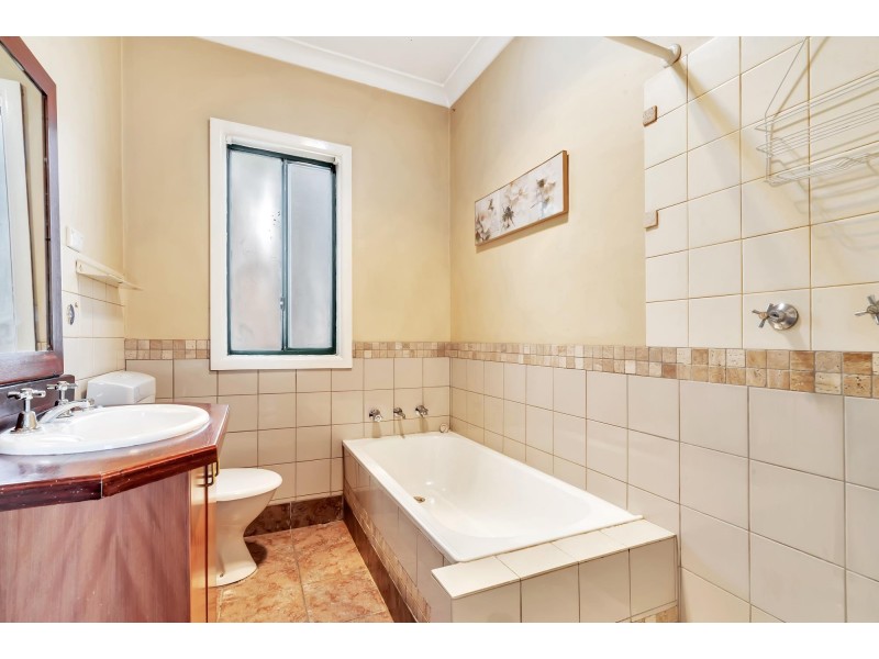 36 Waterside Crescent, Carramar NSW 2163