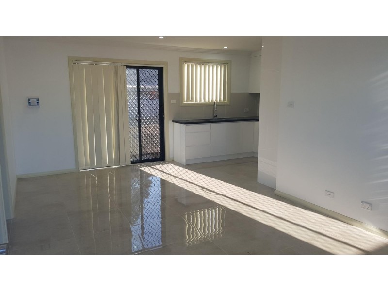 14a Rosemont Avenue, Smithfield NSW 2164