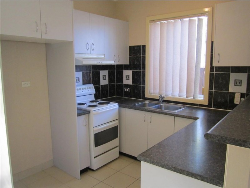 30 Barlow Crescent, Canley Heights NSW 2166