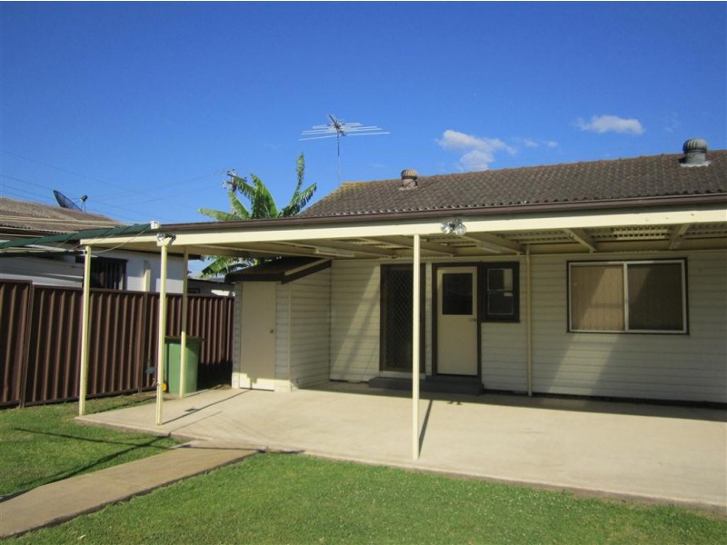 30 Barlow Crescent, Canley Heights NSW 2166