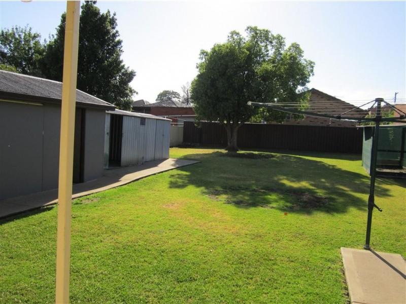 30 Barlow Crescent, Canley Heights NSW 2166