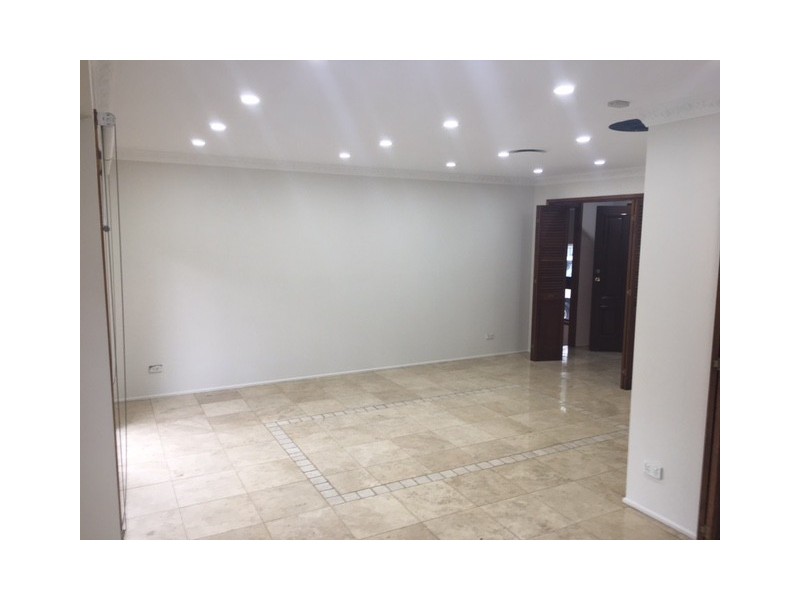 4 Meredith Close, Fairfield NSW 2165