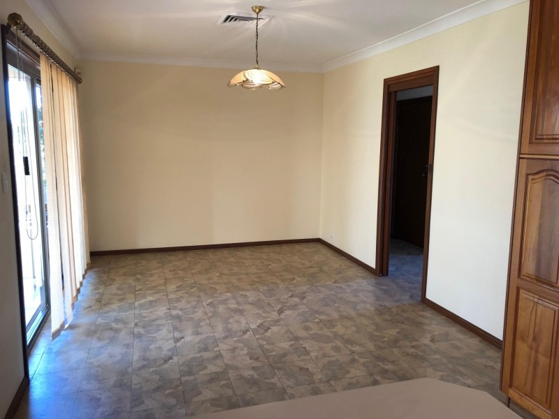 2 Avalon Close, Bossley Park NSW 2176