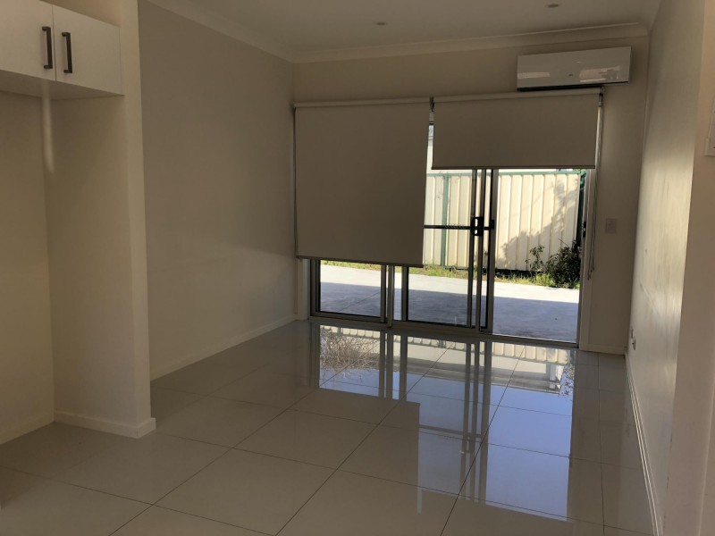 21A Glenroy Crescent, St Johns Park NSW 2176