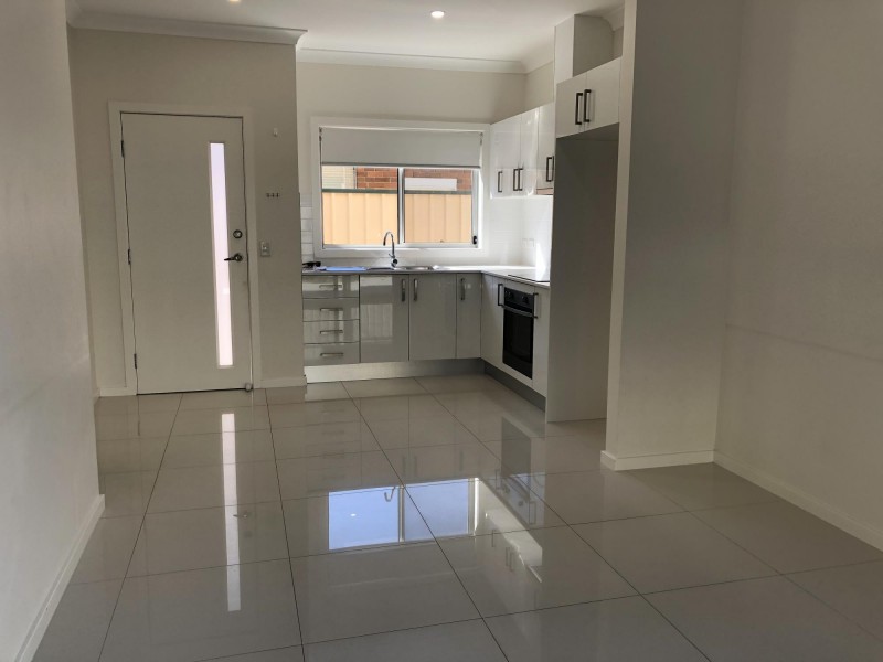 21A Glenroy Crescent, St Johns Park NSW 2176