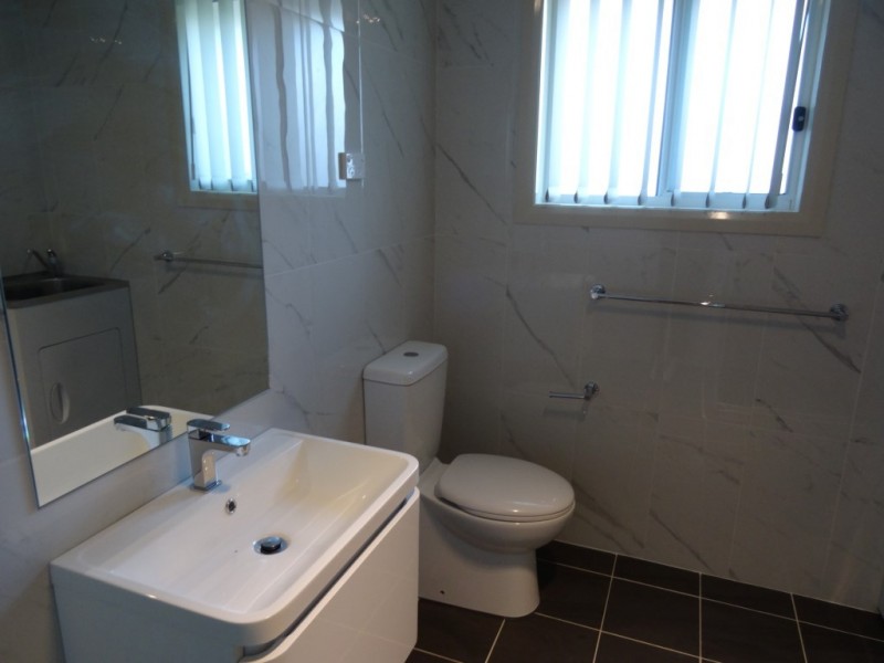 6a Westwood Street, Prairiewood NSW 2176