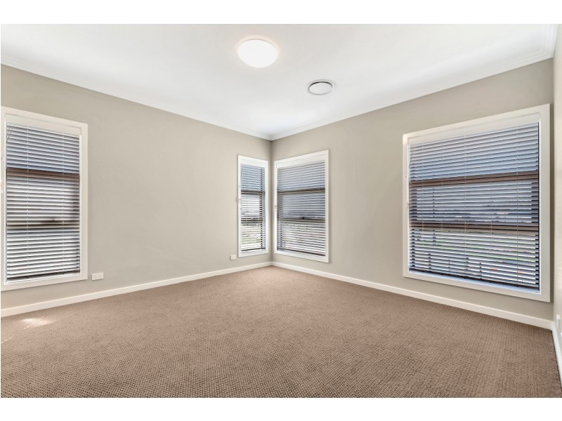 2 Madigan Street, Oran Park NSW 2570