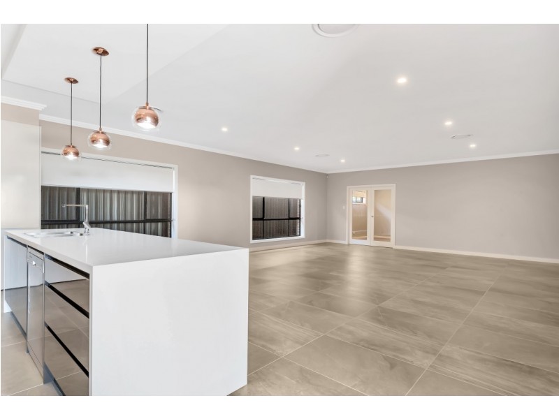 2 Madigan Street, Oran Park NSW 2570