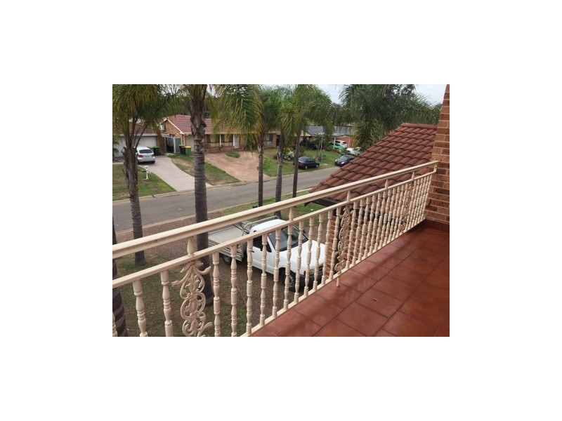 10B Derwent Place, St Clair NSW 2759