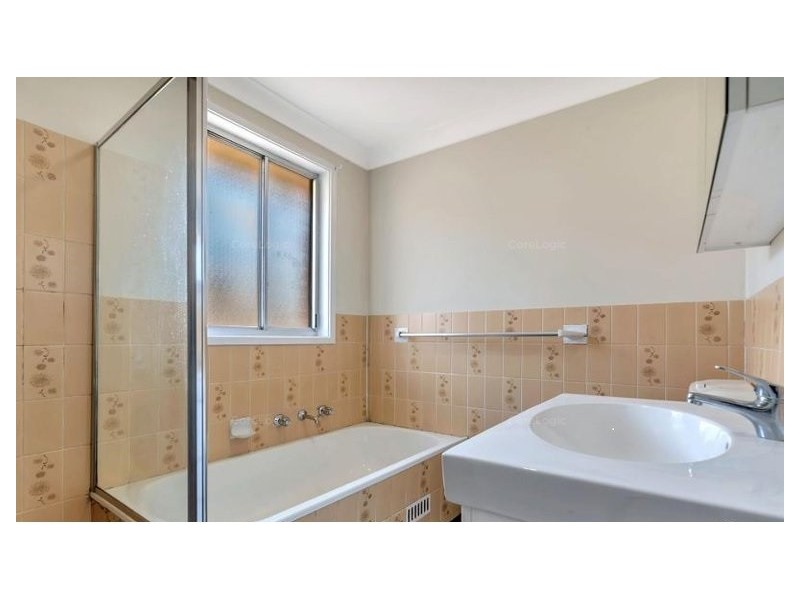 6 Comberford Close, Prairiewood NSW 2176