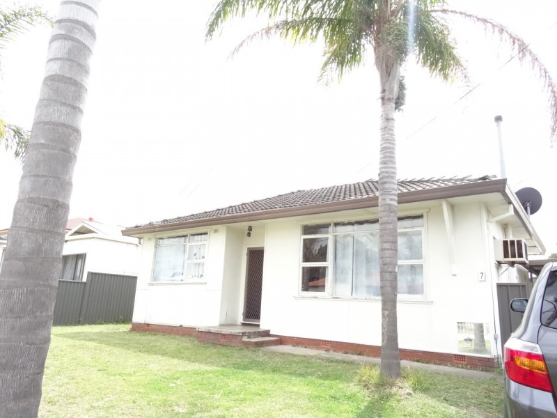 7 Kendall Street, Fairfield West NSW 2165