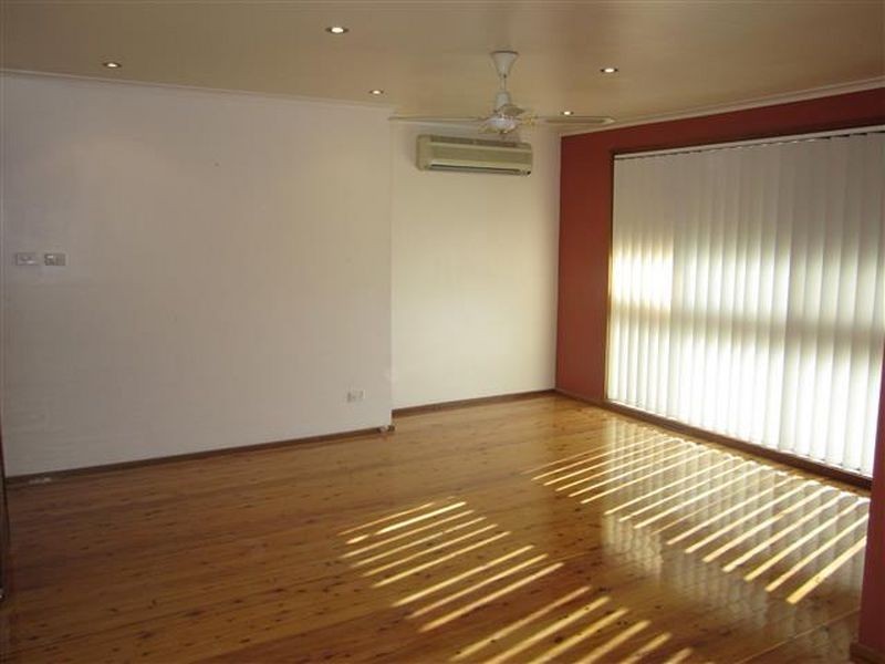 Edensor Park NSW 2176