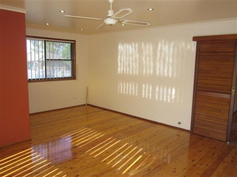 Edensor Park NSW 2176