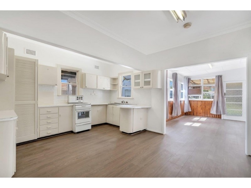 28 Barton Street, Smithfield NSW 2164