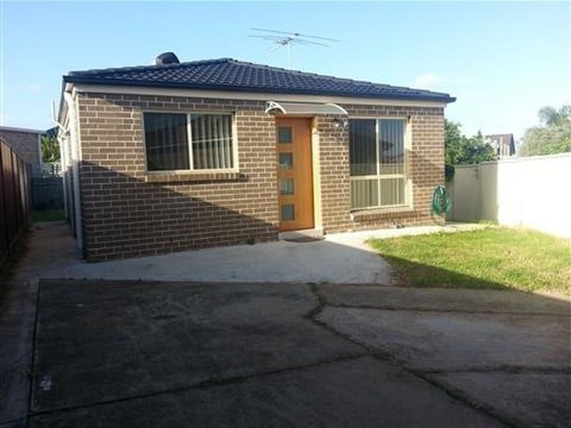 4a Rudd Close, Edensor Park NSW 2176