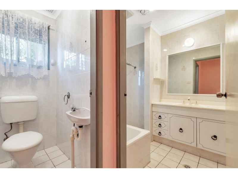 10 Dickens Road, Wetherill Park NSW 2164