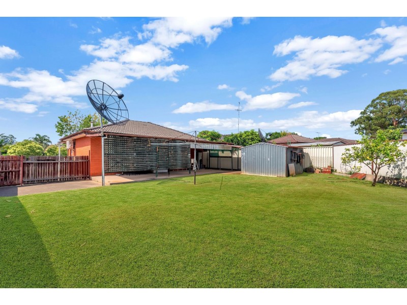 10 Dickens Road, Wetherill Park NSW 2164